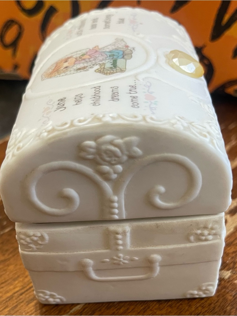 Precious Moments June Birthstone Keepsake Hope Chest - Picture 5 of 7